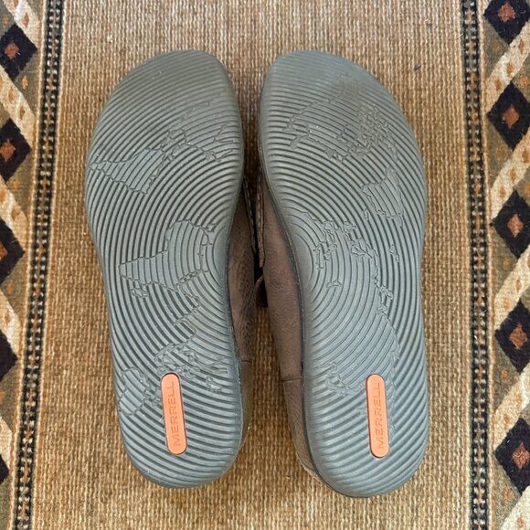 Men's Merrell Bask Moc in Brown - Picture 2 of 6